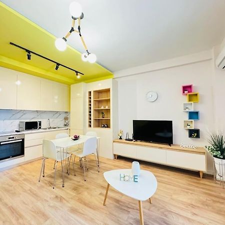 Yellow Apartment Durrës Exteriör bild