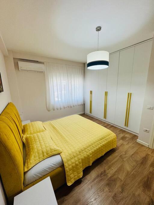 Yellow Apartment Durrës Exteriör bild