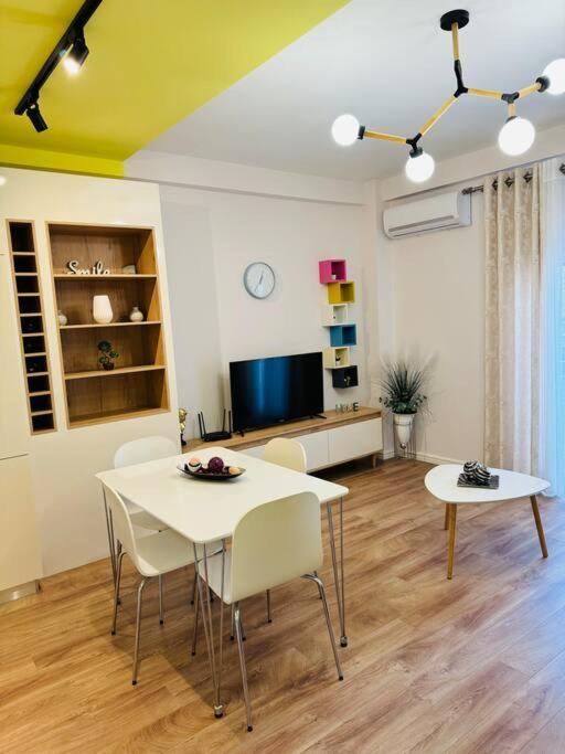 Yellow Apartment Durrës Exteriör bild