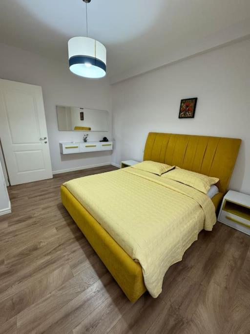 Yellow Apartment Durrës Exteriör bild